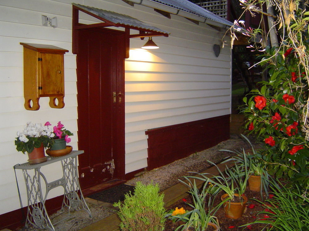 Stone'S Throw Cottage Bed And Breakfast Belgrave Eksteriør bilde