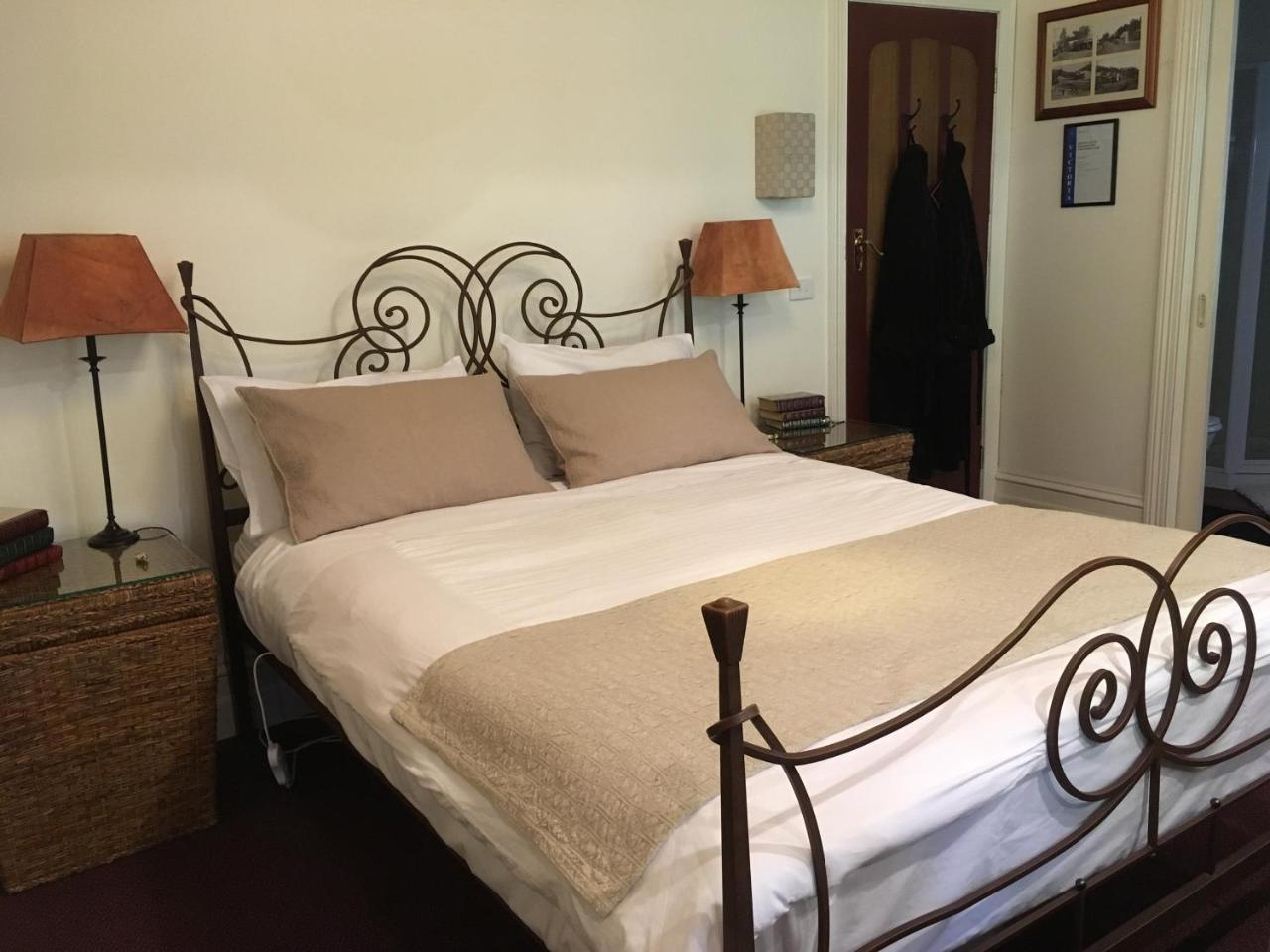 Stone'S Throw Cottage Bed And Breakfast Belgrave Eksteriør bilde